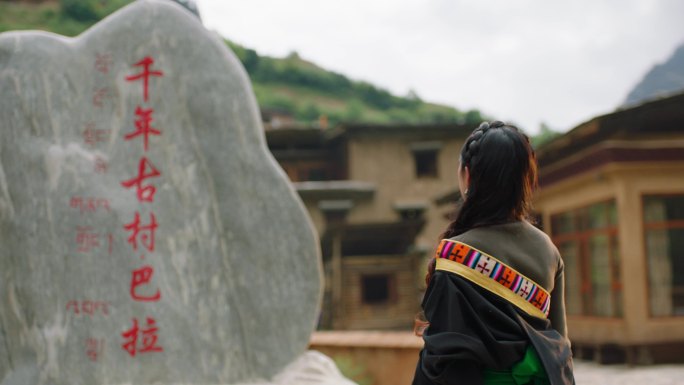 藏族女子祈愿
