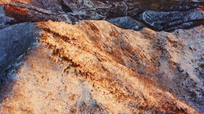 冬季海上雪后唯美日出日照金山