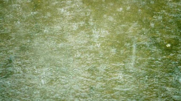 地面积水积雨井盖地面雨水雨水大雨磅