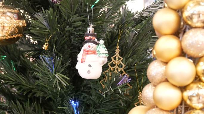 圣诞树上的装饰品挂饰