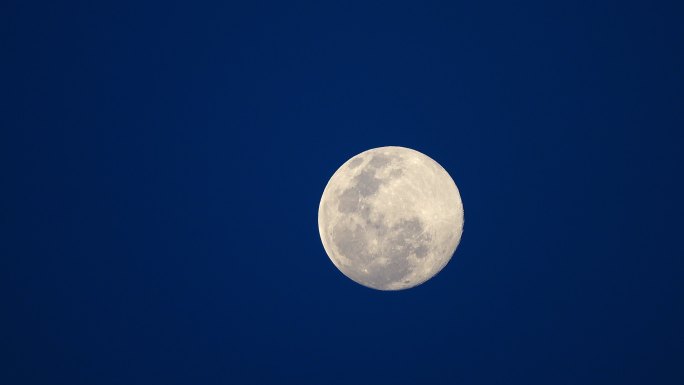 夜晚的超级月亮蓝色背景圆月中秋