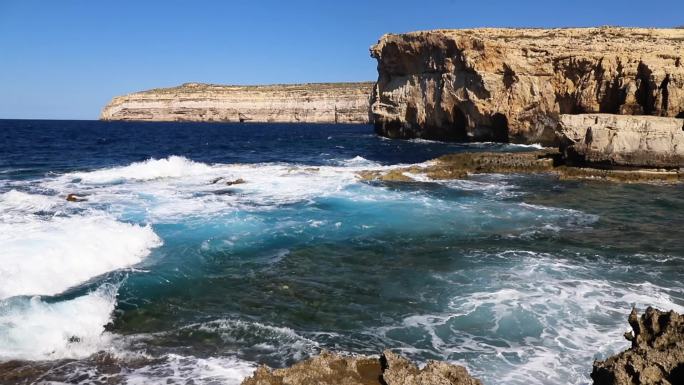 马耳他-地中海旅游目的地，戈佐岛的蓝洞悬崖