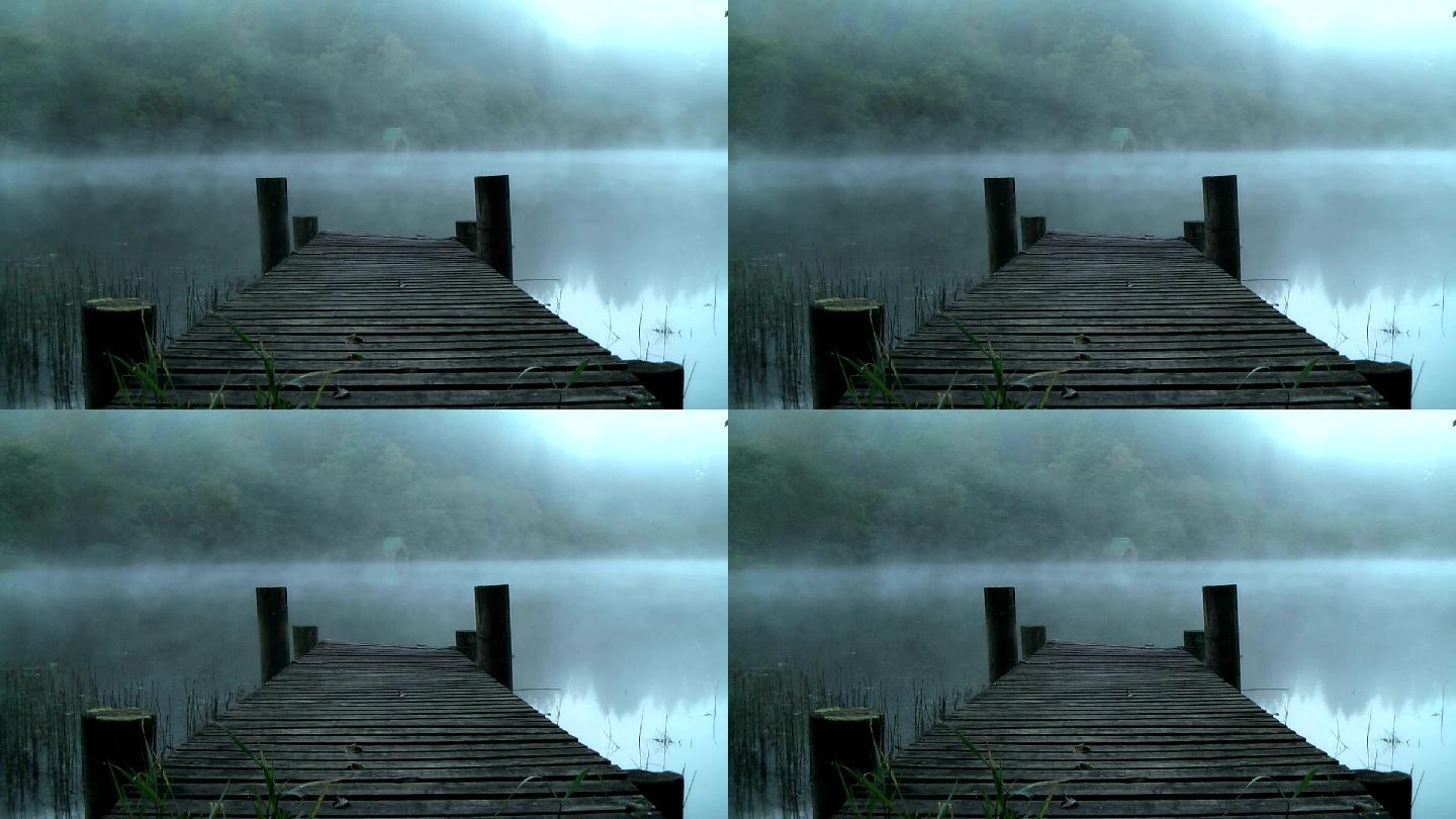 苏格兰特罗萨克斯湖阿尔德湖的薄雾黎明。