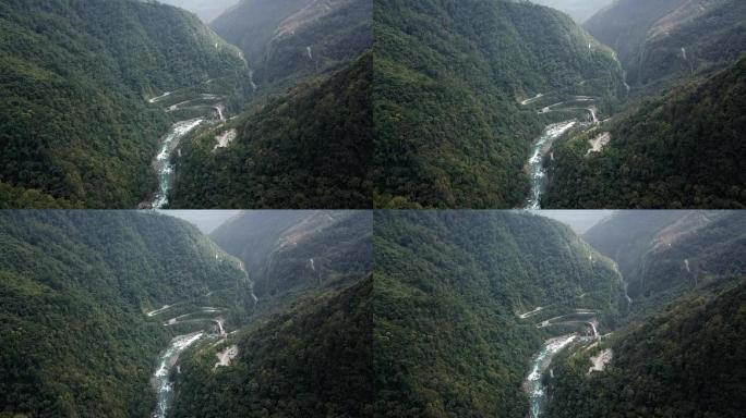 西藏墨脱公路雅鲁藏布江大峡谷