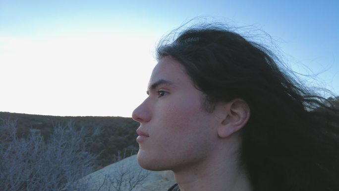 西班牙裔大学生美国西部高沙漠地区青少年男性户外4k视频系列