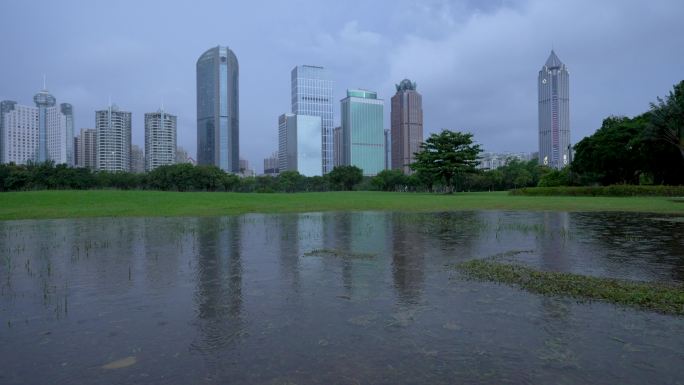 城市下雨天