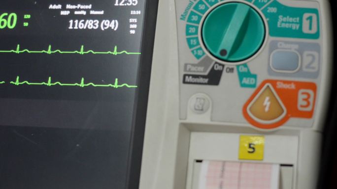 除颤器ICU病房住院抢救死神