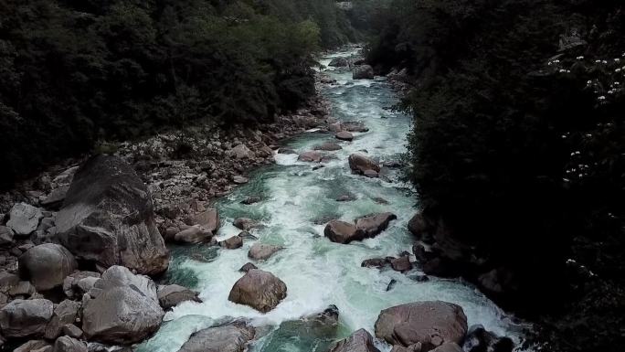 西藏墨脱公路雅鲁藏布江大峡谷