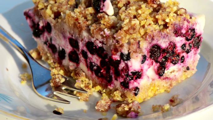 生蓝莓蛋糕蓝莓坚果蛋糕生日蛋糕蛋糕特写