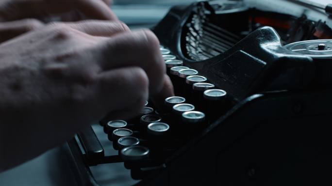 LD在旧打字机上快速打字