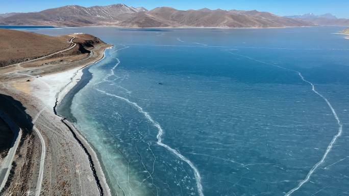 西藏山南浪卡子县羊湖羊卓雍措