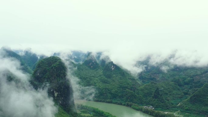 桂林 阳朔 兴坪 九马画山 云海 漓江