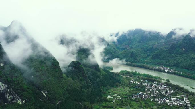 桂林 阳朔 兴坪 九马画山 云海 漓江