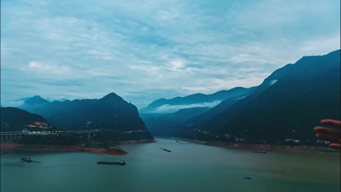 长江三峡巫峡口日转夜延时视频