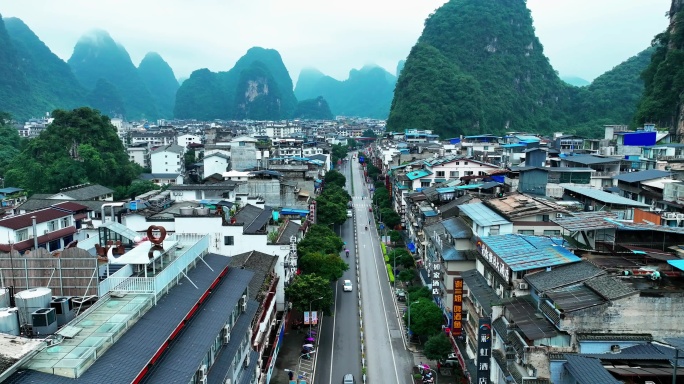 广西雨季航拍桂林阳朔县城风光
