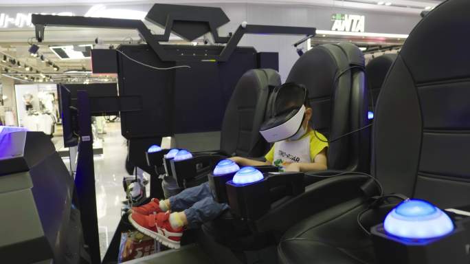 商场内电玩城-儿童VR游戏体验