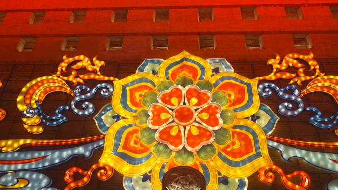庆祝中国春节的古城墙南门灯饰展