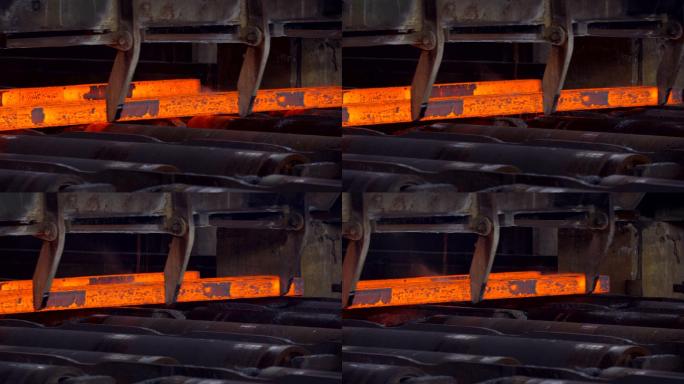 钢厂输送机上的热钢板