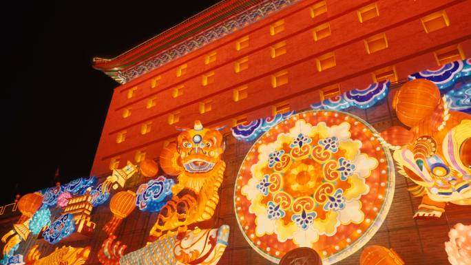 庆祝中国春节的古城墙上的灯笼视图