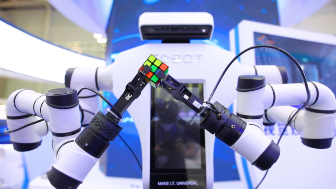 机器人玩魔方 中国科技