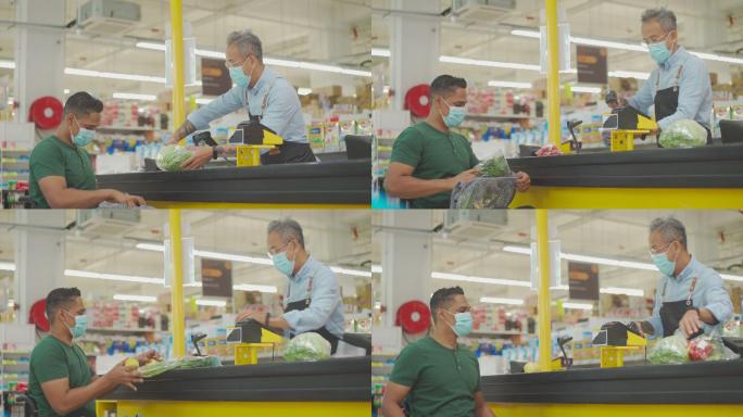 周末，亚裔印度残疾男子坐轮椅在收银台超市退房