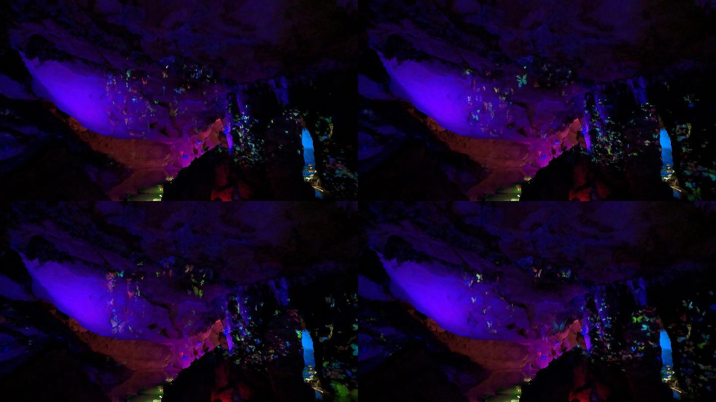 溶洞中的人工光影溶洞中的人工光影蝴蝶飞舞
