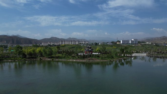 青海乐都现代生态绿色公园城市风光航拍高清