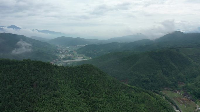 大山里的村庄航拍-尤溪县七尺村