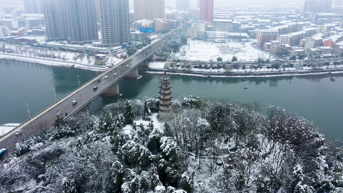 航拍暴雪中的赤壁