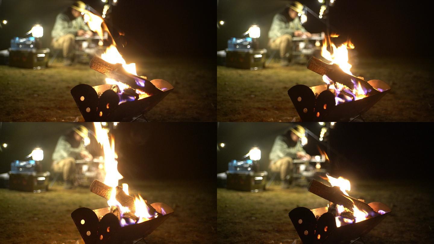 露營地的篝火夜晚碳炉火炉野营