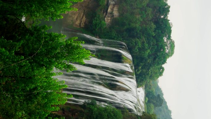 贵州黄果树瀑布竖版竖屏飞流直下