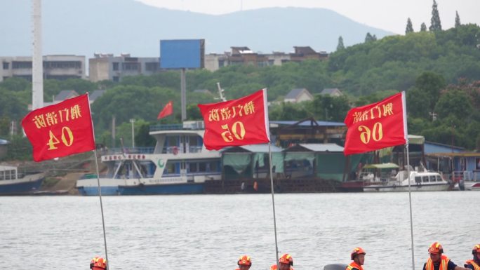 荆门消防救援支队蓝天应急救援水域忙训练