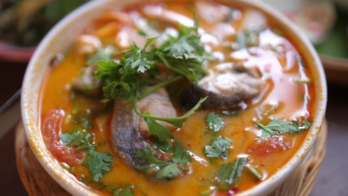 Tom yum soup和Tom yum kung，泰国辣味食物，含4K