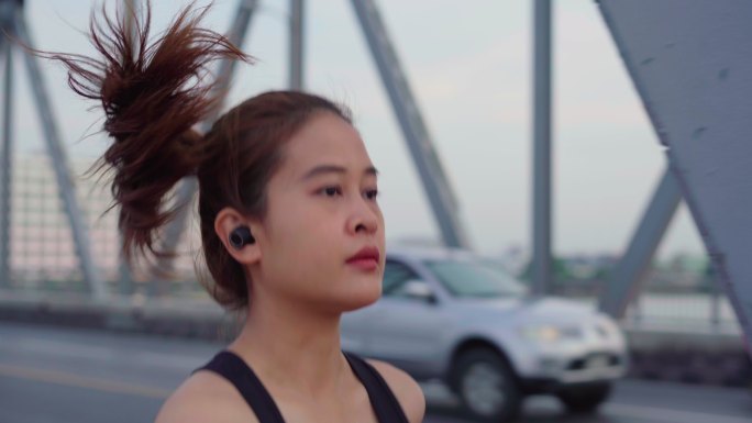 东南亚女子跑步-股票视频
