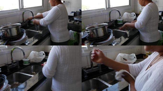 在家洗碗的女人厨具厨房做家务