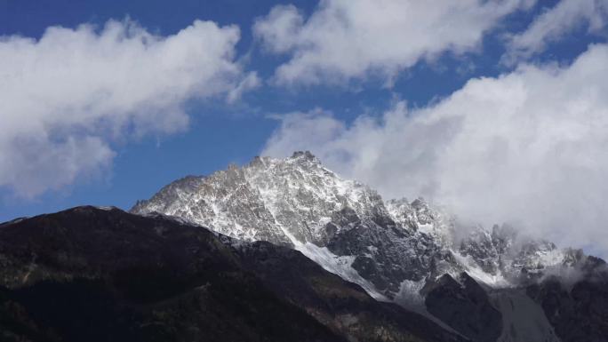 西藏林芝雪山延时云