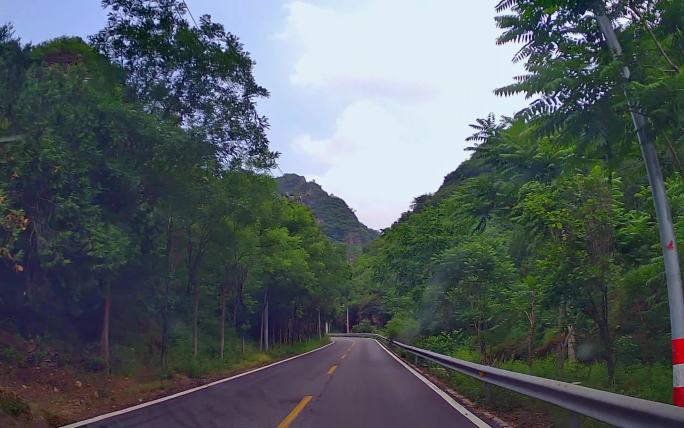 行车素材.南雁路山路上跑山的机车