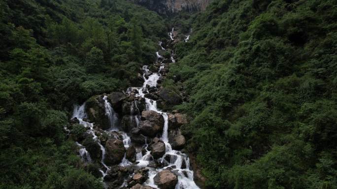 小溪流水