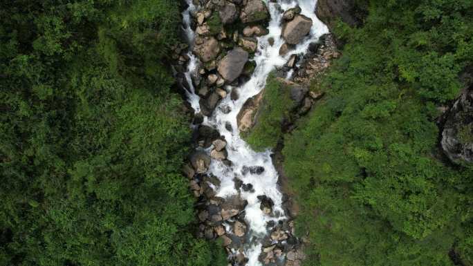 小溪流水