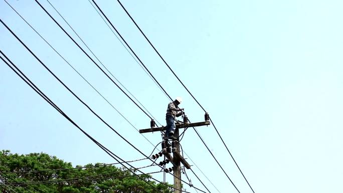 泰国清迈电力线工人
