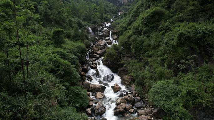 小溪流水