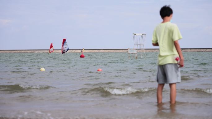 疫情后 海滩 沙滩 冲浪 帆船 游玩 海