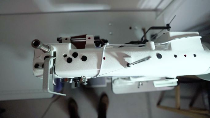 空裁缝工作室工作场所时尚设计教室工作室电动缝纫机库存视频