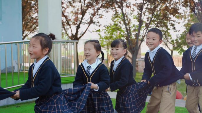 师生互动老鹰捉小鸡