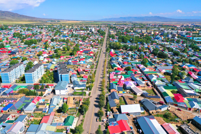 新疆昭苏县城 乡村   4K 航拍