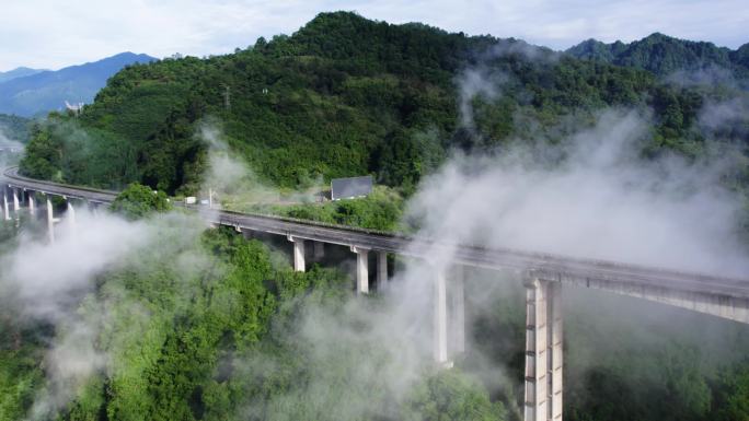 西部大开发交通建设雅西高速公路风光