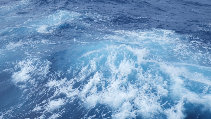【4K】波涛汹涌的深海海面-海浪