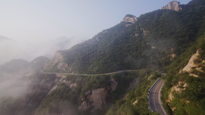 山峰云海公路