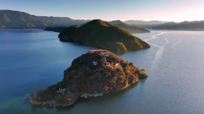 泸沽湖奇岛奇峰泸沽湖奇岛奇峰美景小岛