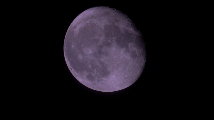 中秋月亮的后拉镜头